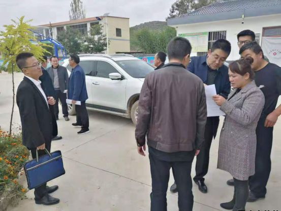 平?jīng)鲢垂鹃_展“踐行初心使命，助推脫貧攻堅”主題黨日活動(圖3)