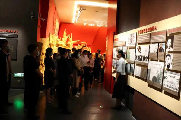 平?jīng)鲢垂军h委組織各支部開(kāi)展“重溫歷史、砥礪前行”(圖2)